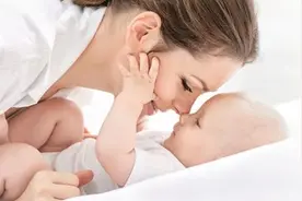 给新生宝宝哺乳时间应多久才合适？图片