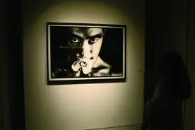 “假装浪漫”摄影作品群展在北京开幕图片