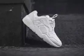 黑鞋？白鞋？还是黑白鞋？图片
