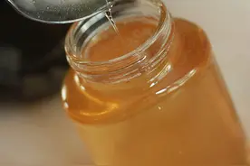从头开始做月饼---转化糖浆及枧水的传统制作方法图片