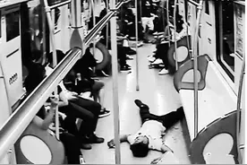 醉酒男子昆明地铁内大便 被警方处行政拘留10日图片