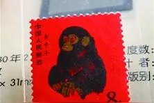 七旬老汉对猴票情有独钟 37年集齐四代猴图片