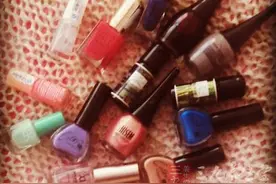 为什么指甲会变空？图片