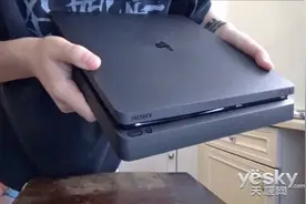 已有国外网友上手PS4 Slim 并晒出开箱报告图片