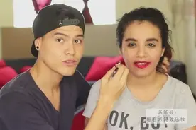 帅男友帮自己化妆，你的他会吗