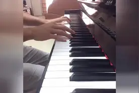 钢琴演奏的一曲《送别》，听醉了！图片