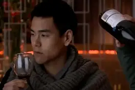 美女把自己灌醉给男生机会 男生还嫌弃她 你想象力太丰富了视频封面