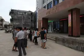 专门资助贫困农村大学生，这家陆川企业值得尊敬！图片