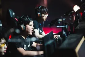 UZI状态低迷之际 真爱粉丝纷纷发弹幕力挺！图片