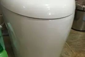 买了两个上万元的科勒智能马桶两年来冲水功能问题不断图片