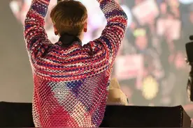 [BigBang][分享]160902 李少年大哈特发射 爱心能量补给站！图片