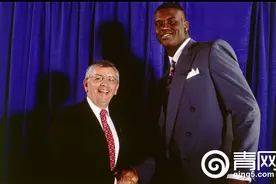 奥胖:曾自认只能长到6尺6 难忘父亲借钱带我看球图片