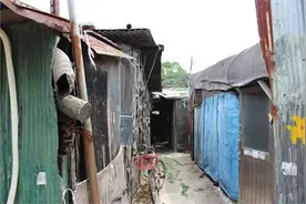 别被韩剧骗了：看看首尔江南区域的贫民窟图片