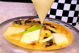 土豆酸菜面片图片