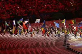 [科技囧报]里约奥运会闭幕式召开中国26金结束奥运 女排登新闻联播七分钟全民狂欢图片