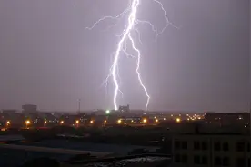 为什么一到打雷天，就要关闭电器和拔掉插头？看完恍然大悟视频封面