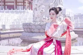 小说：皇兄居然给废柴大小姐夹菜，弟弟慌了：你不是对女人过敏吗图片