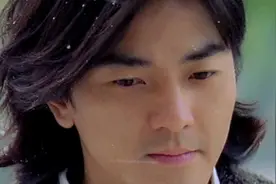 八位长发飘飘男子，郑伊健金城武已过气，他的长发让女人嫉妒！