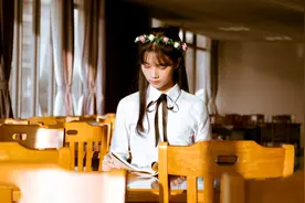 小说：撞见恶毒妹妹穿高跟鞋开机车，她腹黑一笑，报复的机会来了图片