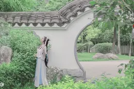 小说：王爷亲手将她推给别人，等她离开之后，他却痛不欲生图片