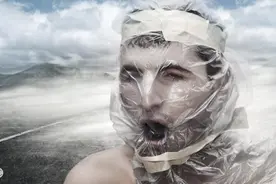 小说：末世降临下人人自危，早已储备物资的他，日子却滋润的夸张图片