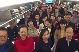 中国工会十七大代表们高歌一曲祝福我们祖国！视频封面
