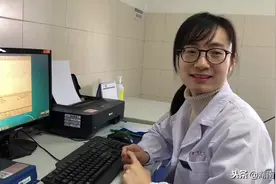 老人突发眩晕晕倒，四岁宝宝救奶奶！事件始末原来是这样！视频封面