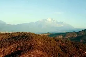 倾情献唱好听的歌曲《妥协》，唱出心声，霸气十足