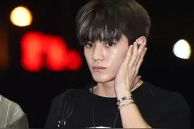 NCT现身机场飞夏威夷 泰容黑衣装扮帅气吸睛图片