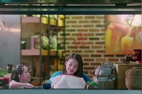 乐童撒娇要吃蛋糕，让果果去买蛋糕，却是为律师爸爸制造机会约会