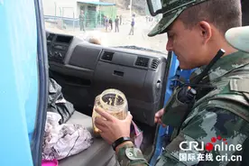 昆仑山深处的库祖边检站图片