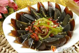 皮蛋不能和什么一起吃图片