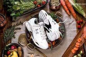 库里谈总决赛没穿“Chef Curry”：鞋帮太低图片