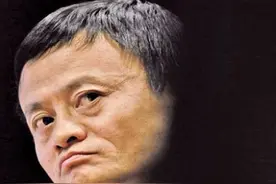 南充“蕾丝哥”与“王小美”狭路相逢，画面太美！图片