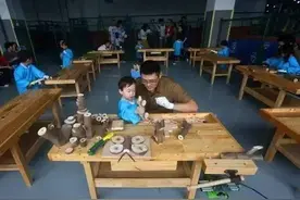我国首家森林幼儿园，你看得见伤不起的幼儿园图片