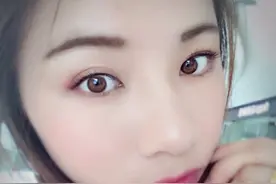 简单又精致的妆容——图片