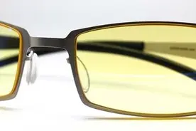 眼镜既然容易碎，那从多高摔下去才会碎呢？图片