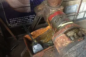 老旧的榨油机图片