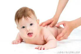 宝宝头歪警惕睡姿不对 头发皮长斑秃 头上长包 怎么办？图片