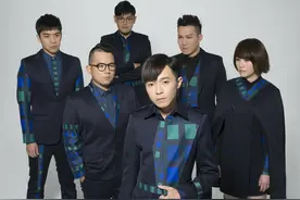 张一山当街小解，热吻男性友人 部分明星的第二面吓到你了么？图片