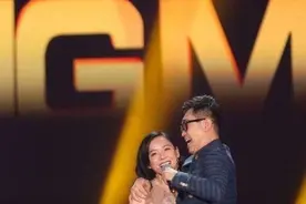 公主抱不再是男生专利，很多女明星要求抱男星！图片