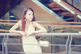农村婆婆因病来我家，我好心照顾她发现是装病，她说在躲一个女人图片