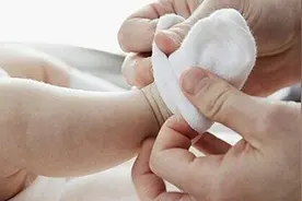 秋季如何给宝宝穿衣？图片