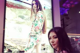 大嫂徐冬冬发模仿秀照，喊网友来PK图片