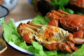 八个腿儿的小螃蟹，你爱吃吗？隔着屏幕我都流口水！图片