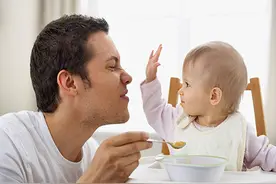 婴幼儿不会说话，不会吐痰怎么办，宝妈别急有方法图片