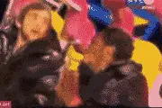 GIF|小样，敢挑衅我图片