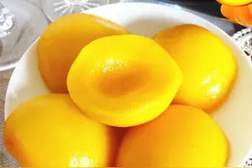 如何在家做美味的桃罐头图片