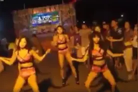 甜笑辣妹卖力扭跳　「背景音乐」却害网笑喷：怎么跳得下去图片