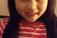 搞笑gif图片：在外的孩子们，你家开始掰玉米了图片